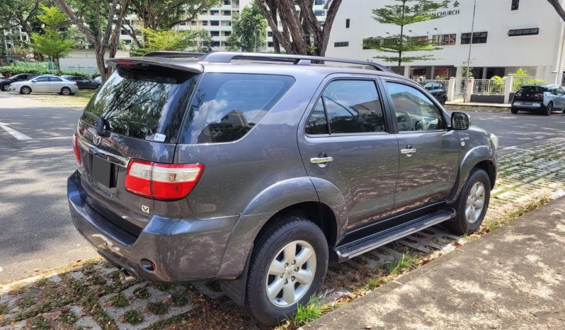 TOYOTA FORTUNER – 2011 full